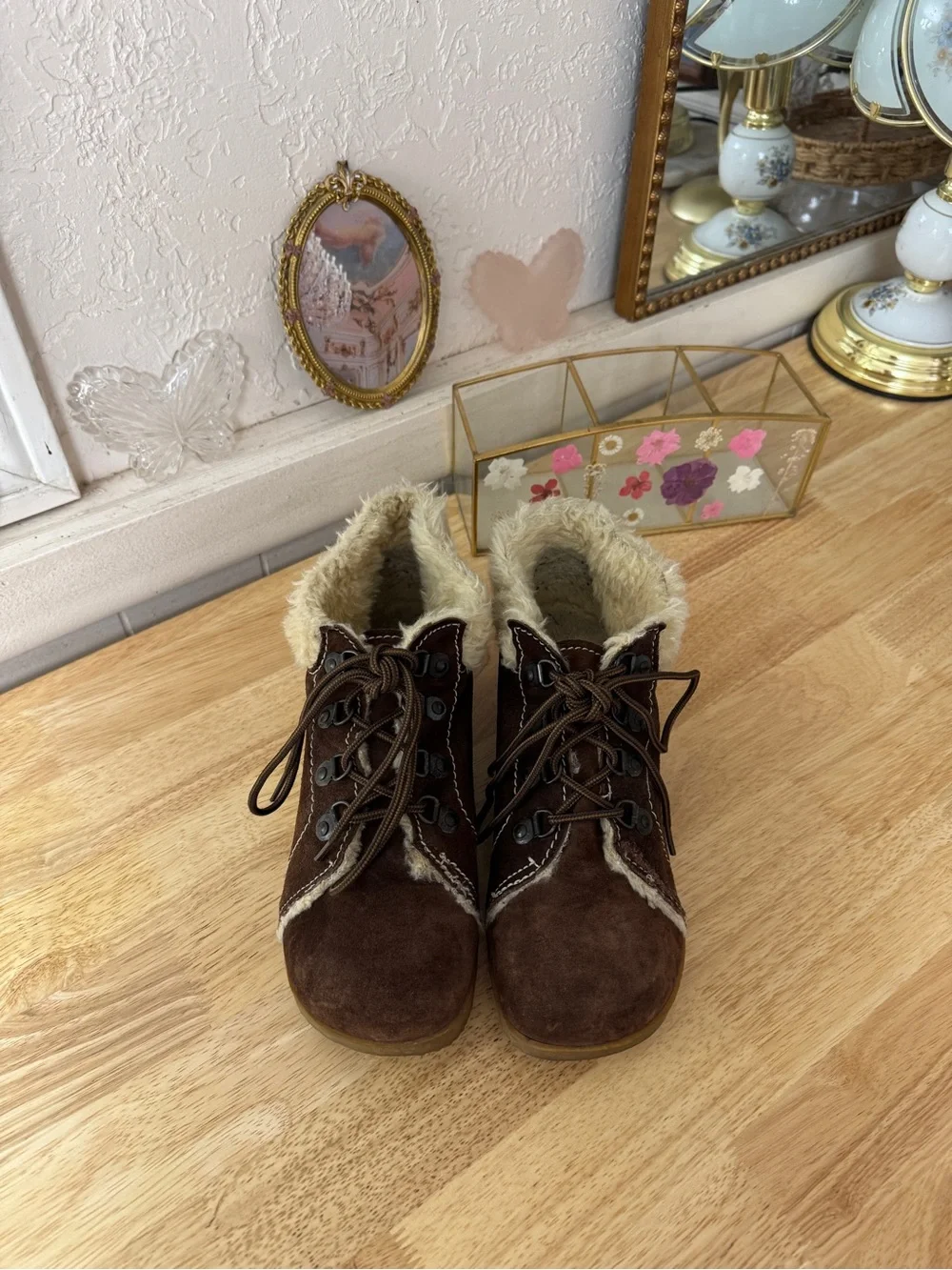 Cozy Reclaimed Vintage Brown Suede Faux Shearling Lace-Up Sneaker Boots Size 10
